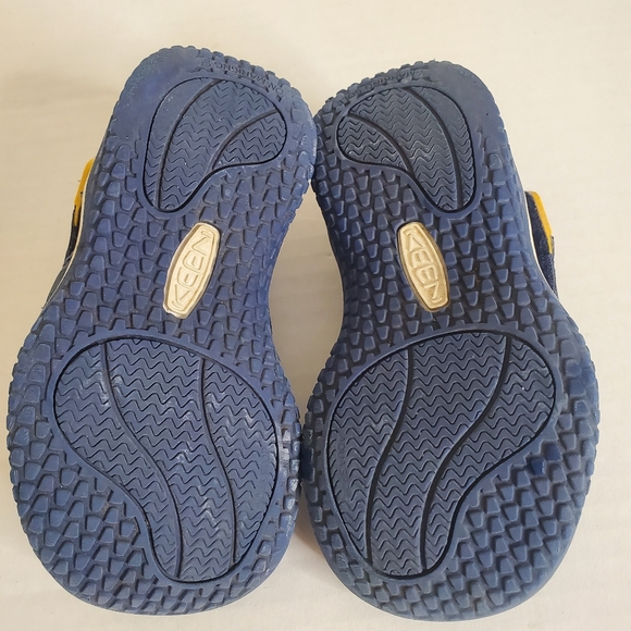 Keen Stingray Closed Toe Sandals Blue Yellow Boys size 9 - Picture 4 of 8